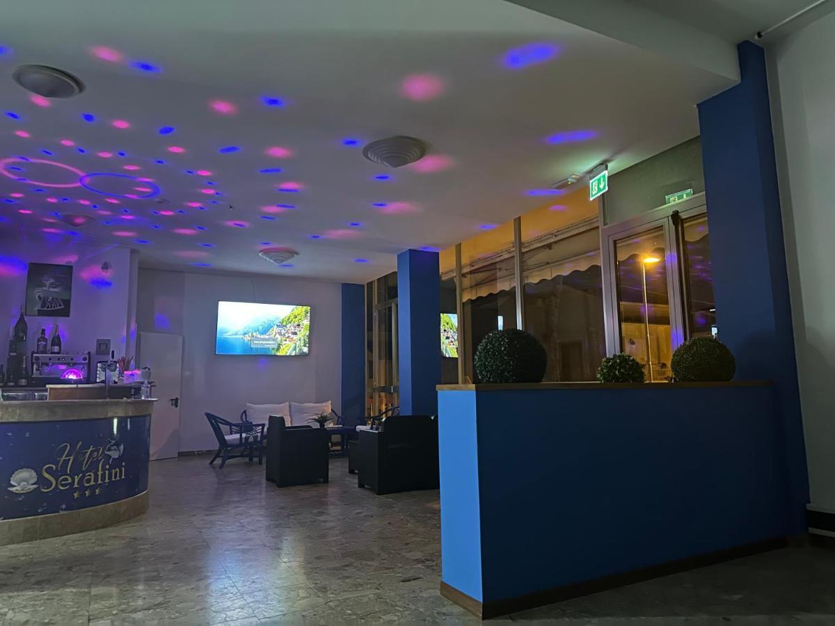 Albergo B&B Serafini Римини Екстериор снимка